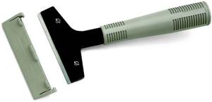 Grattoir 10cm poignée plastique 15cm l'unité